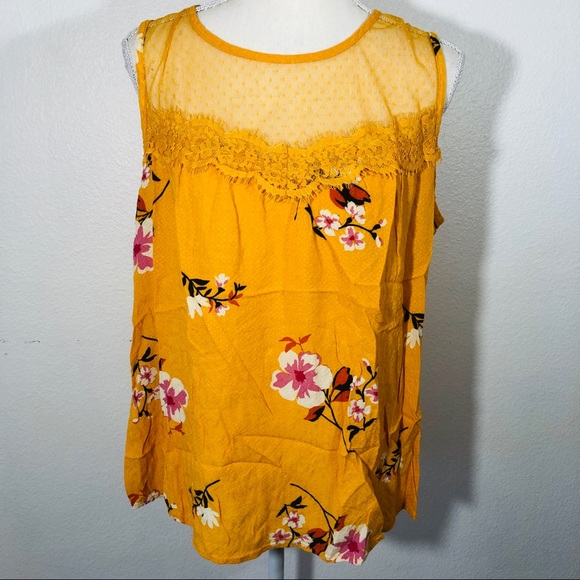 No Boundaries Tops - 🥳🥳🥳SOLD🥳🥳🥳 Floral blouse 🌼